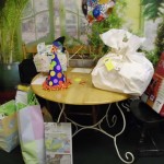 Table with gifts and party favors